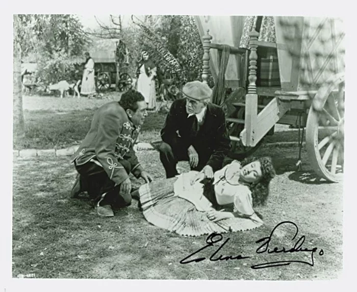 Elena Verdugo autograph