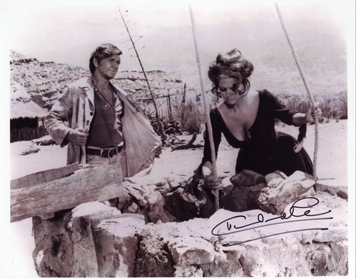 Claudia Cardinale autograph