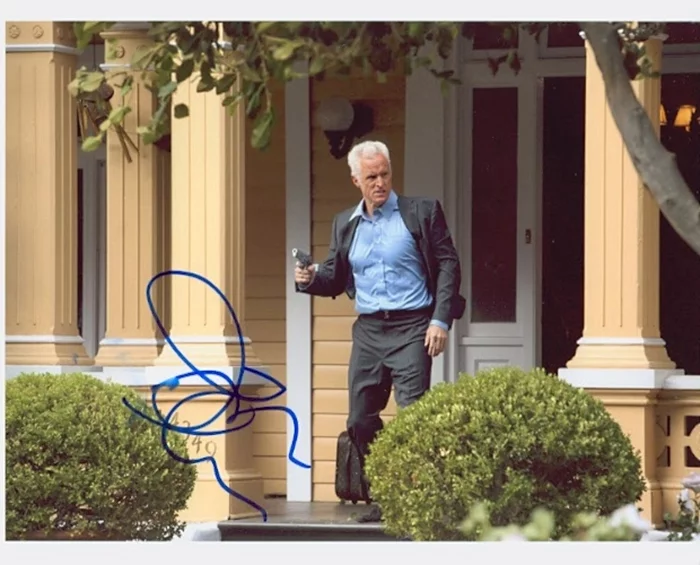 John Slattery autograph