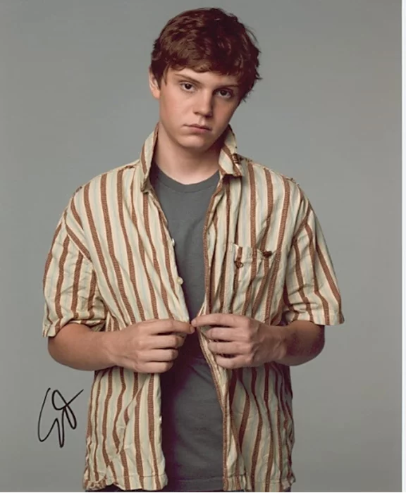Evan Peters autograph