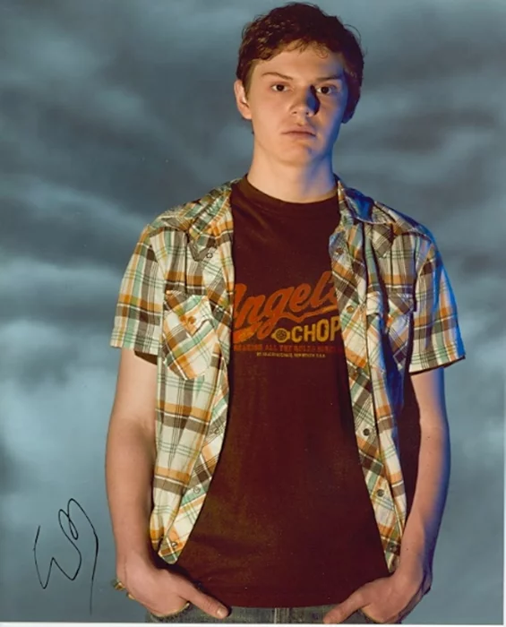 Evan Peters autograph