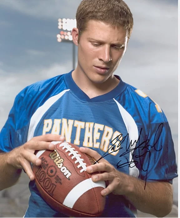 Zachary Gilford autograph