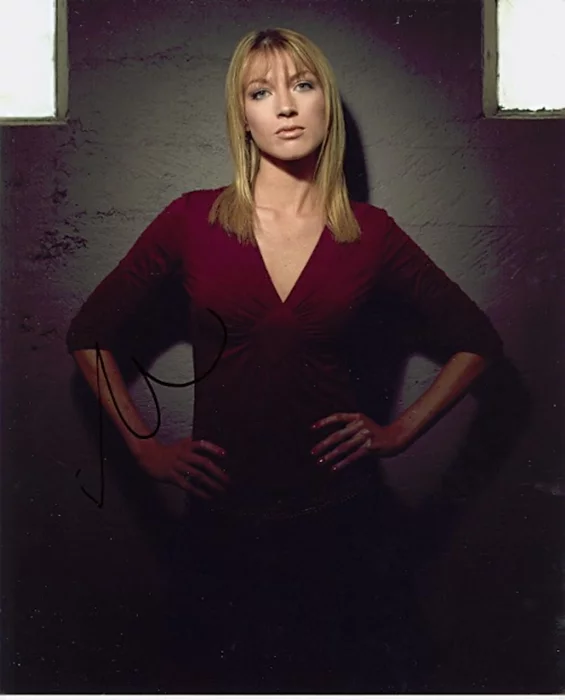 Natalie Zea autograph