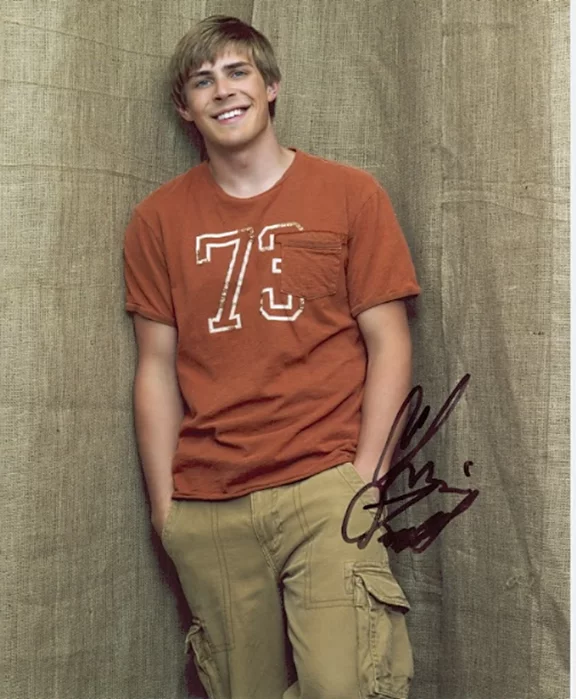 Chris Lowell autograph