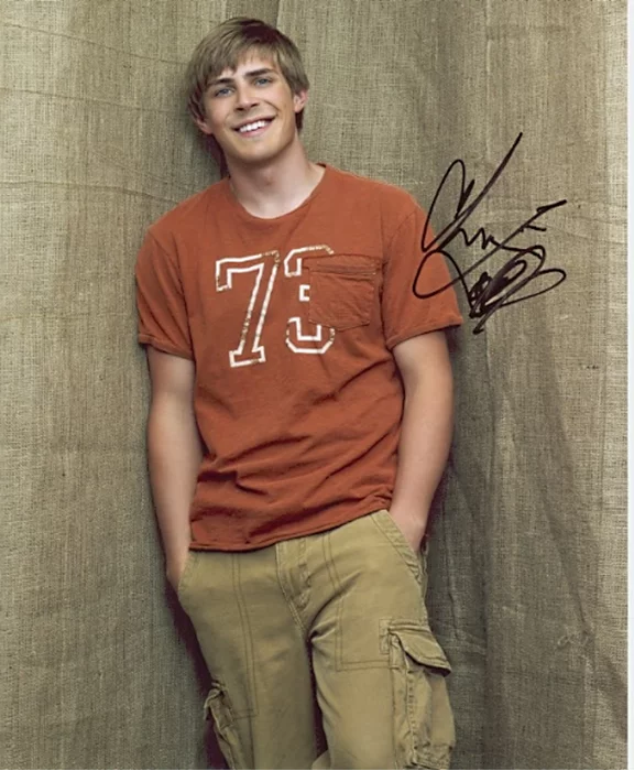 Chris Lowell autograph