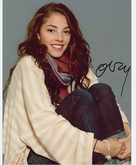 Olivia Thirlby autograph