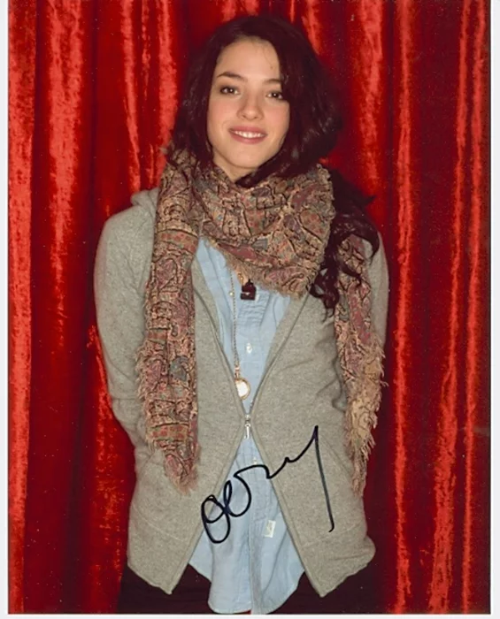 Olivia Thirlby autograph