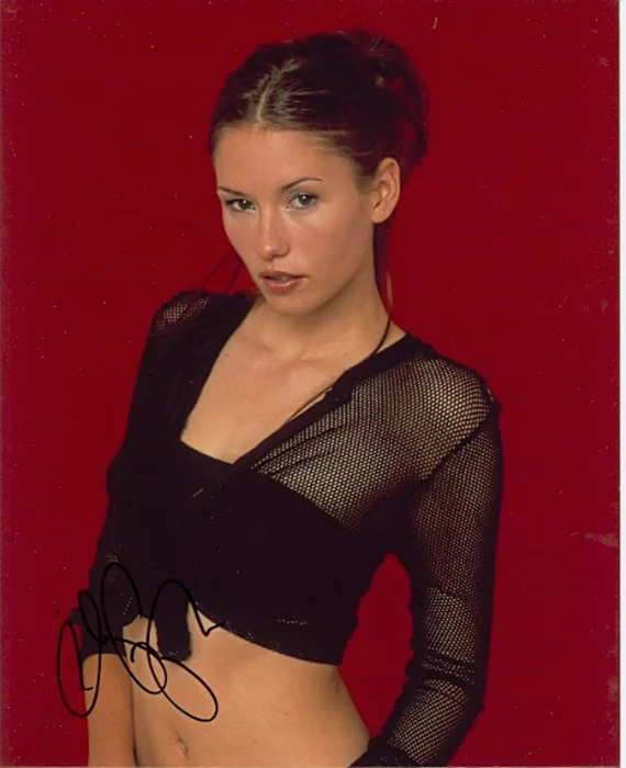 Chyler Leigh autograph