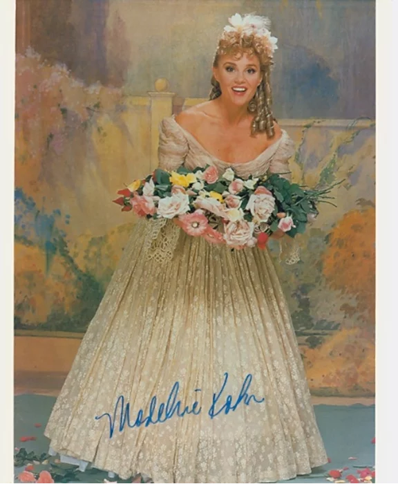 Madeline Kahn autograph