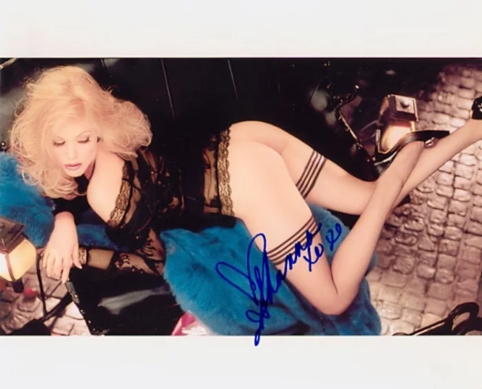 Shanna Moakler autograph
