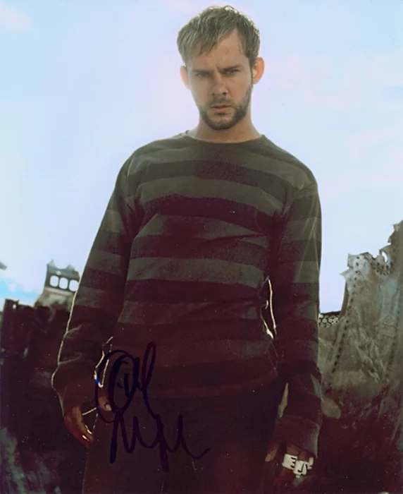 Dominic Monaghan autograph