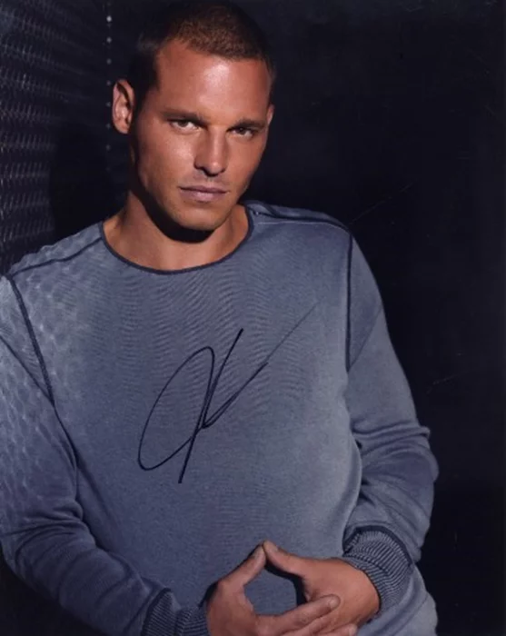 Justin Chambers autograph