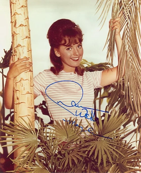 Dawn Wells autograph