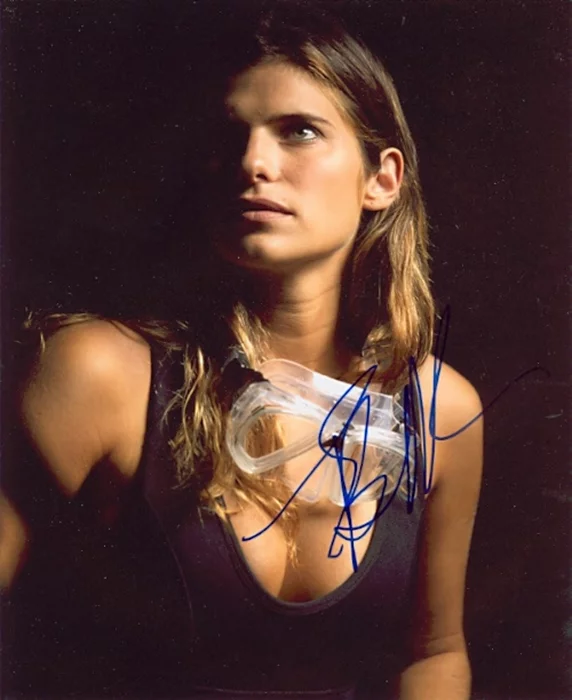 Lake Bell autograph