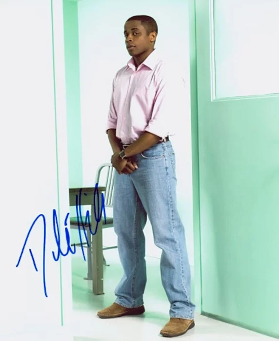 Dule Hill autograph