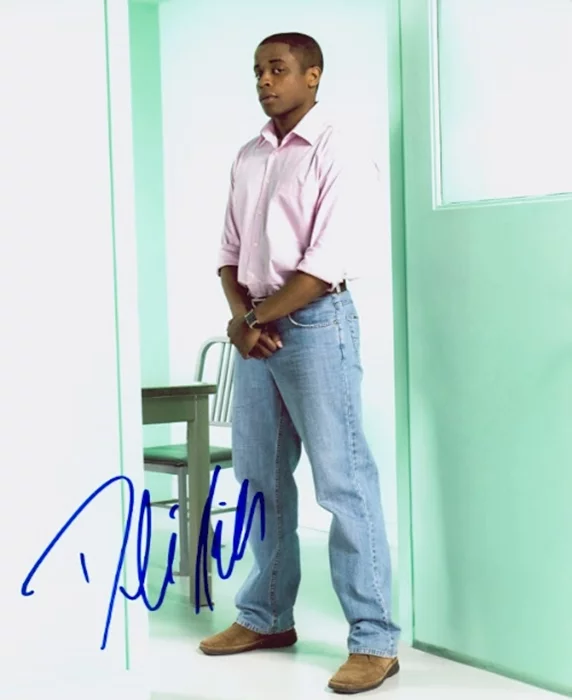 Dule Hill autograph