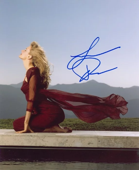 Laura Dern autograph
