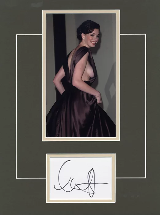 Anne Hathaway autograph