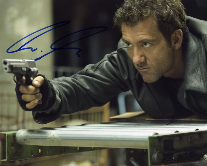 Clive Owen autograph