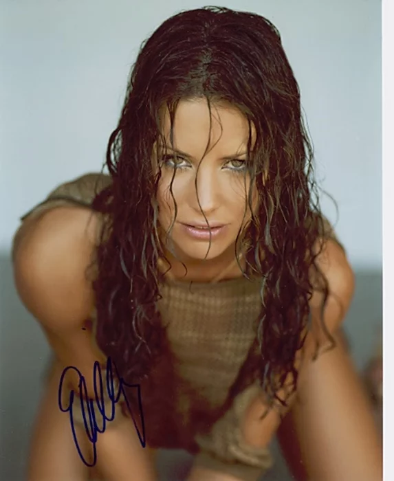 Evangeline Lilly autograph