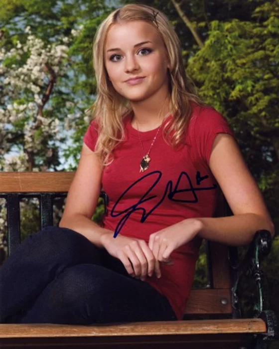 Jordan Hinson autograph