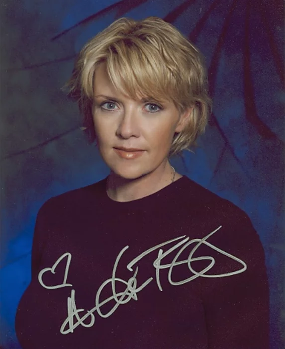 Amanda Tapping autograph