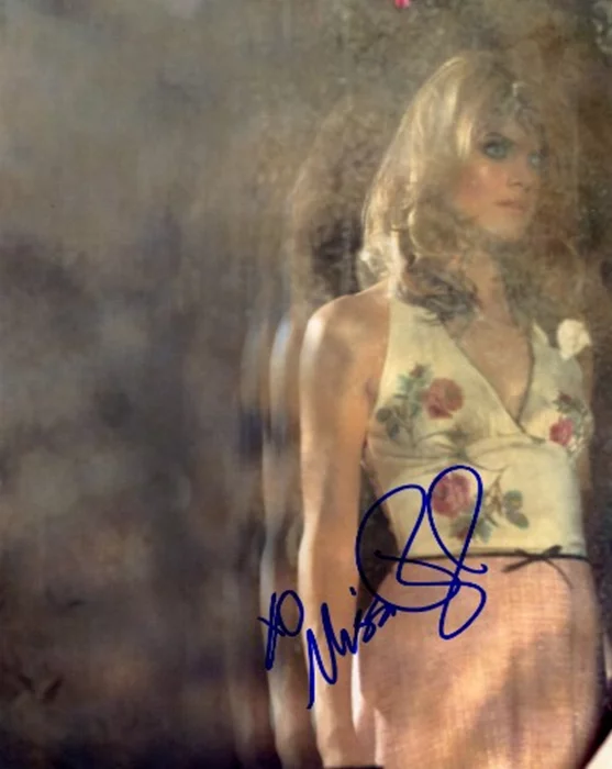 Missi Pyle autograph