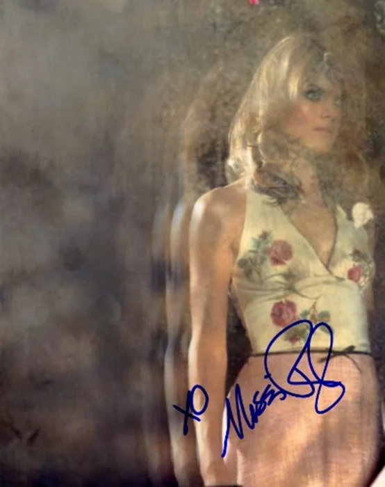 Missi Pyle autograph