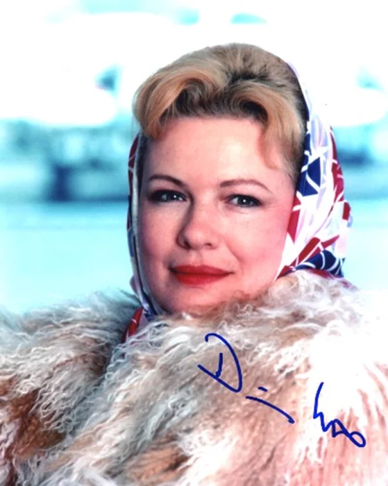 Dianne Wiest autograph