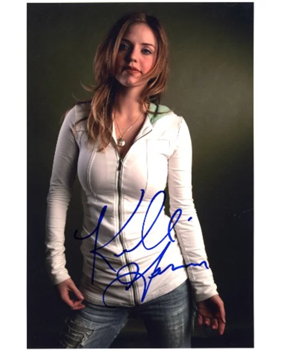 Kelli Garner autograph