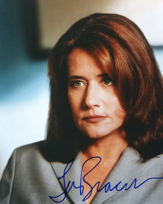 Lorraine Bracco autograph