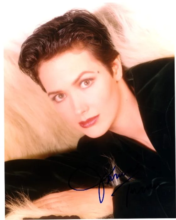 Janine Turner autograph
