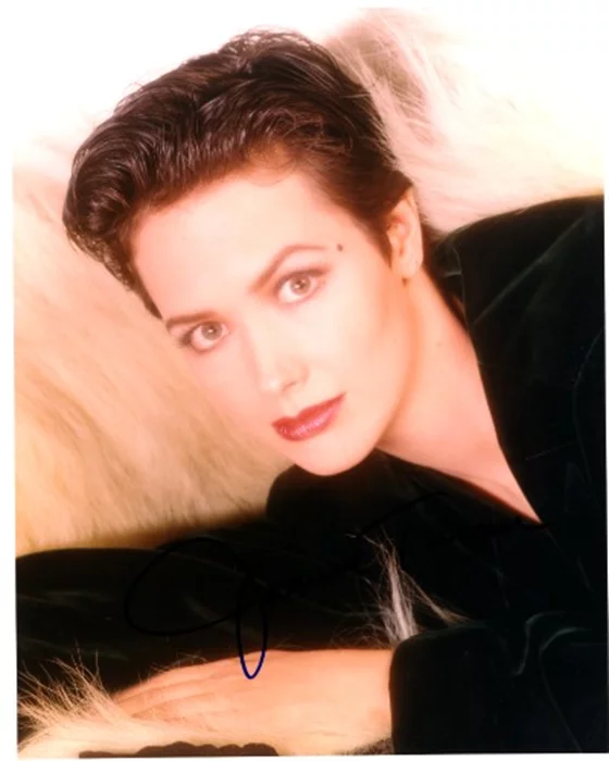 Janine Turner autograph
