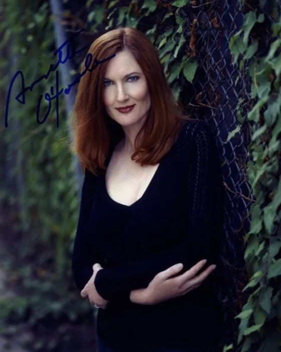 Annette O'Toole autograph