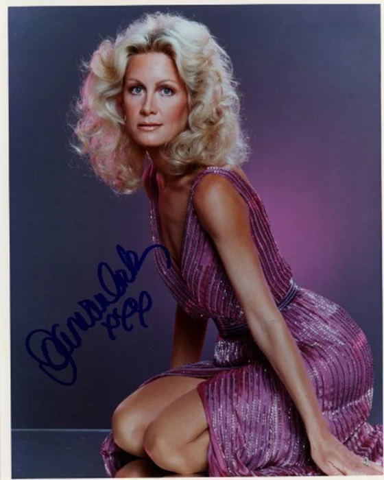Joan Van-Ark autograph
