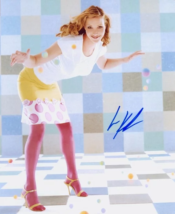 Lisa Kudrow autograph