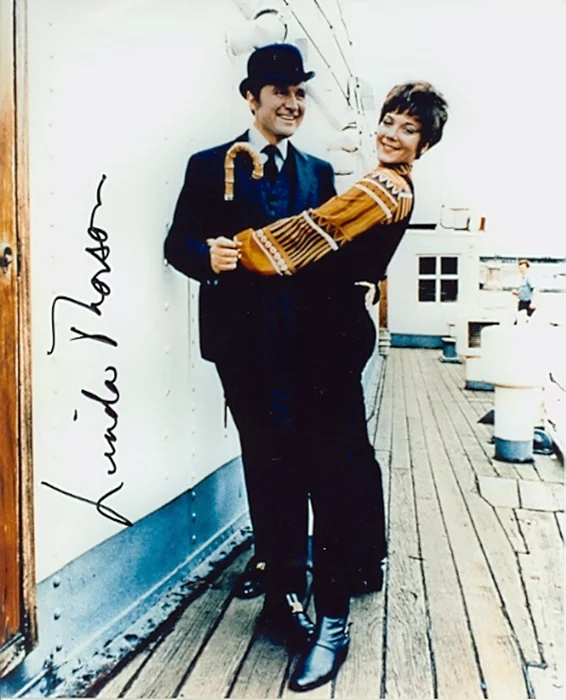 Linda Thorson autograph