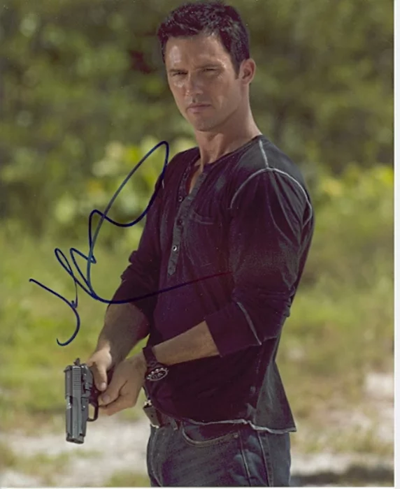 Jeffrey Donovan autograph