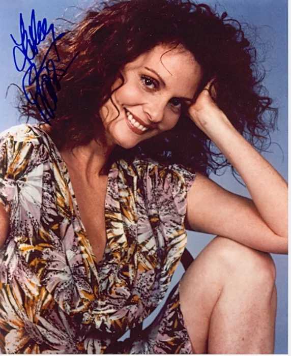Lesley Ann Warren autograph