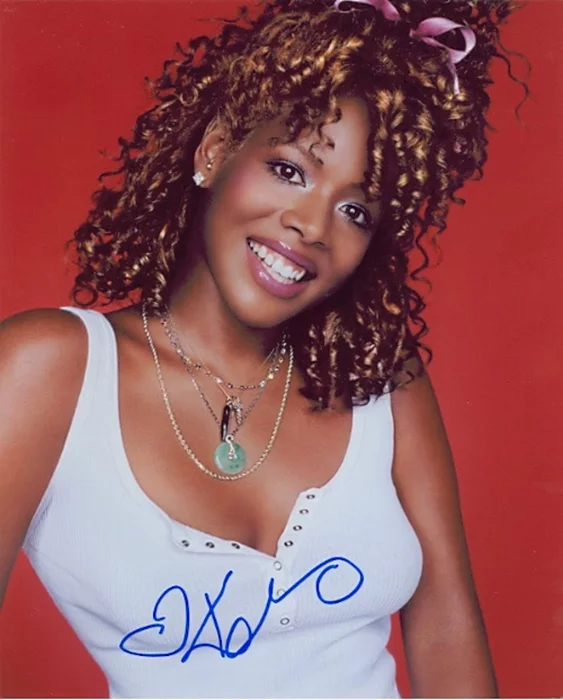 Kelis autograph