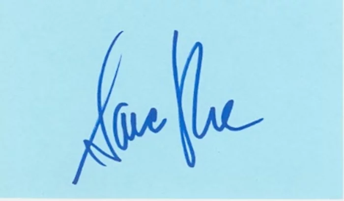 Sara Rue autograph