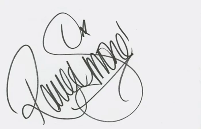 Raven-Symone autograph