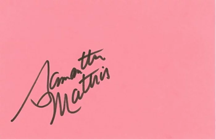 Samantha Mathis autograph