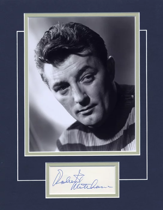 Robert Mitchum autograph