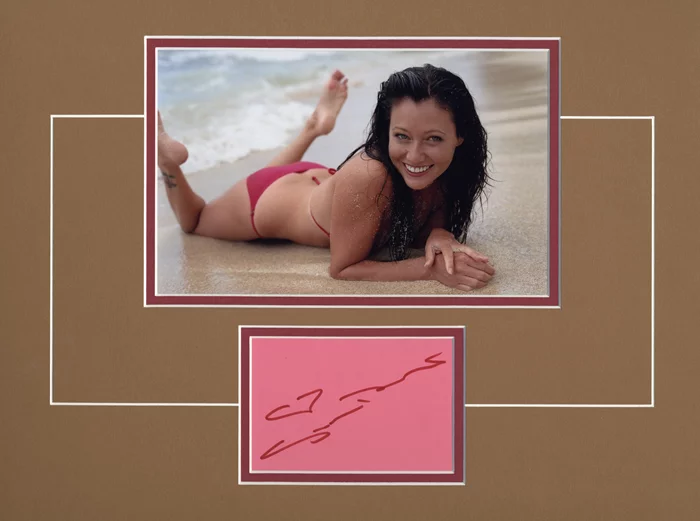 Shannen Doherty autograph