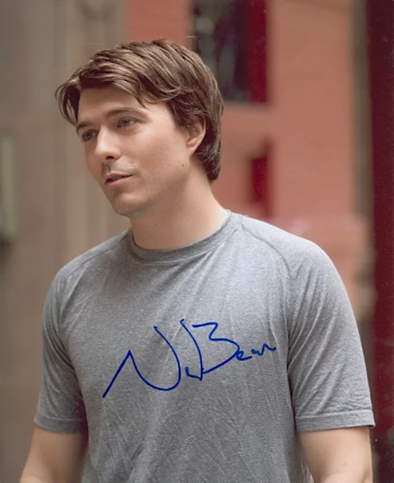 Noah Bean autograph