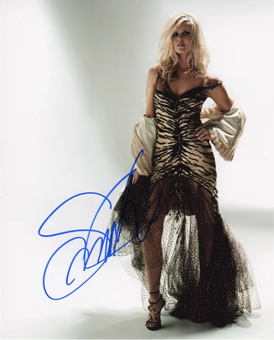Sarah Lancaster autograph