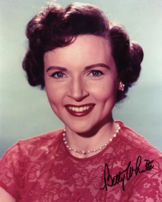 Betty White autograph