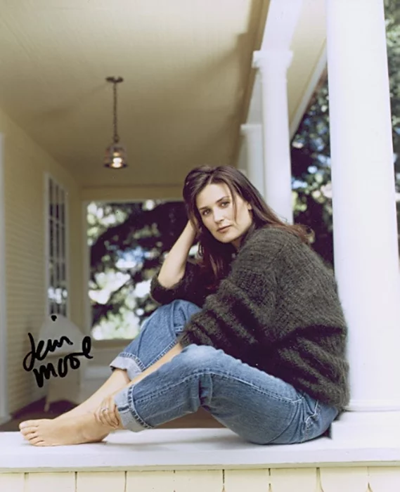 Demi Moore autograph