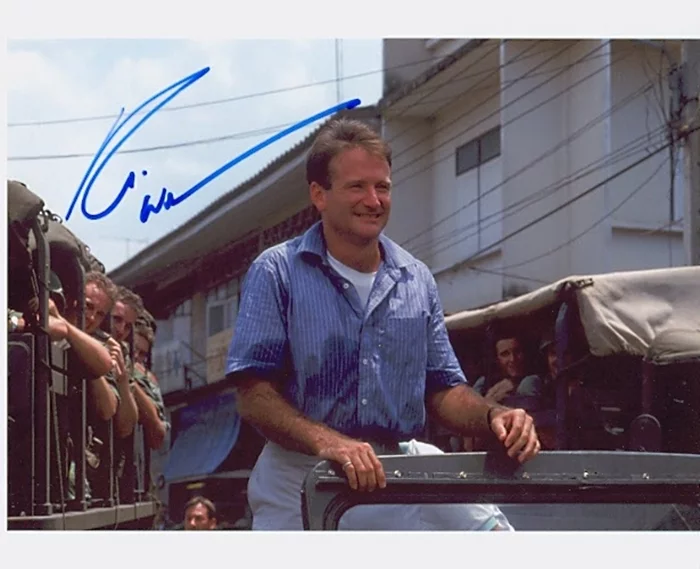 Robin Williams autograph